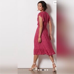 Evereve Pink Mesh Lined Women's Elena Short Sleeve Floral V-Neck Midi Dress